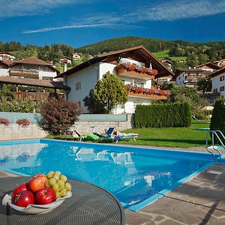 Haus Bernhard Apartment Schenna Exterior photo